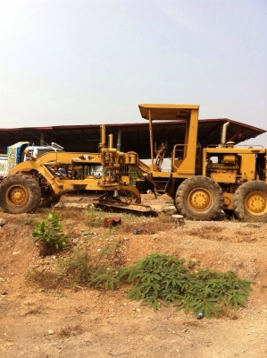 ขายถูก รถเกรดเดอร์แคท. รุ่น12G. ซีเรียล3000. ติดต่อ 0944895646