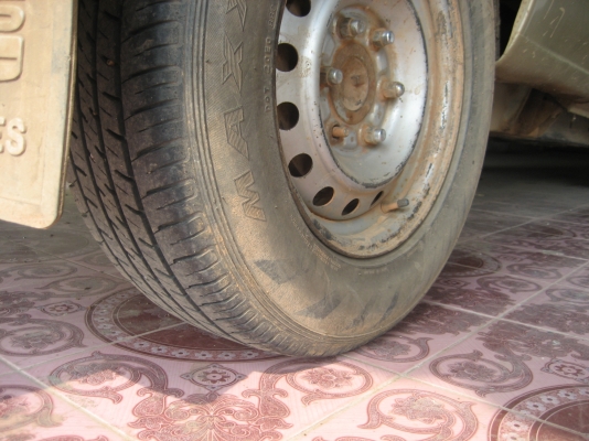 นิสัน  พรอนเทียร์     140000  บาท