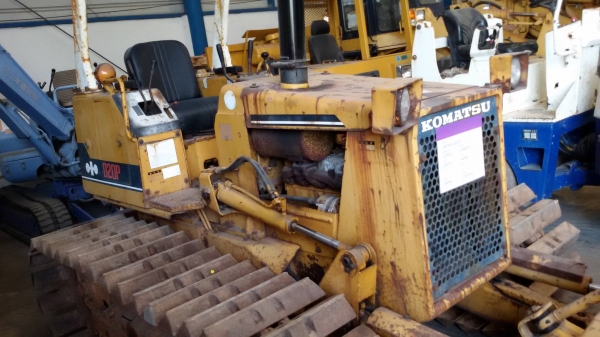 KOMATSU D20P-6 รถดันดินเก่าจากญี่ปุ่น ติดต่อ น๊อค 098-246-3778