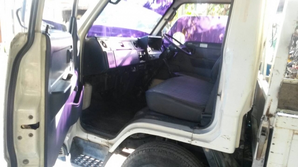 ขายรถ 6 ล้อโตโยต้าไดน่า เครื่องยนต์ดีเซล 2L สภาพสวยแอร์เย็นๆ แต่ไม่มีทะเบียน ขาย 99,000 บาท