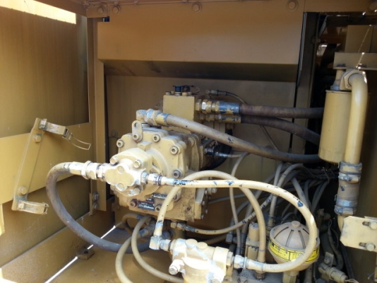 รถขุดดิน CAT E120B  สภาพพร้อมใช้งาน  รถนำเข้าจากญี่ปุ่น ยังไม่เคยใช้งานในไทย  โทร. 081-373-0559