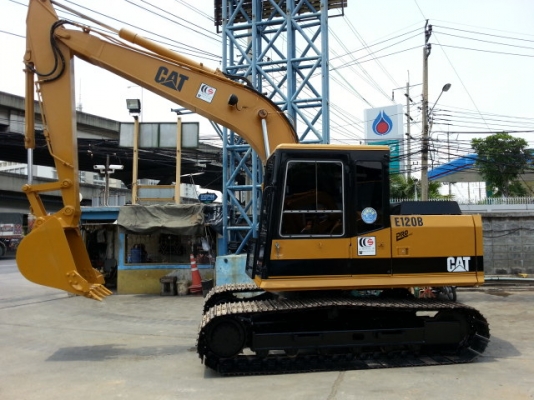 รถขุดดิน CAT E120B  สภาพพร้อมใช้งาน  รถนำเข้าจากญี่ปุ่น ยังไม่เคยใช้งานในไทย  โทร. 081-373-0559
