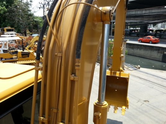 รถขุดดิน CAT E120B  สภาพพร้อมใช้งาน  รถนำเข้าจากญี่ปุ่น ยังไม่เคยใช้งานในไทย  โทร. 081-373-0559