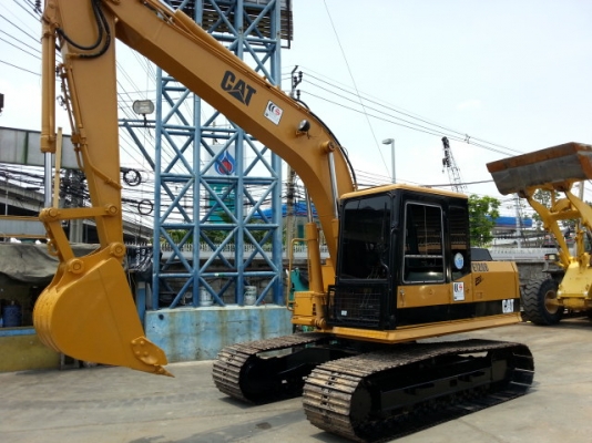 รถขุดดิน CAT E120B  สภาพพร้อมใช้งาน  รถนำเข้าจากญี่ปุ่น ยังไม่เคยใช้งานในไทย  โทร. 081-373-0559