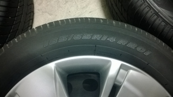 กะทะ 14 ยาง 185 65 14 ฝาครอบ MARCH