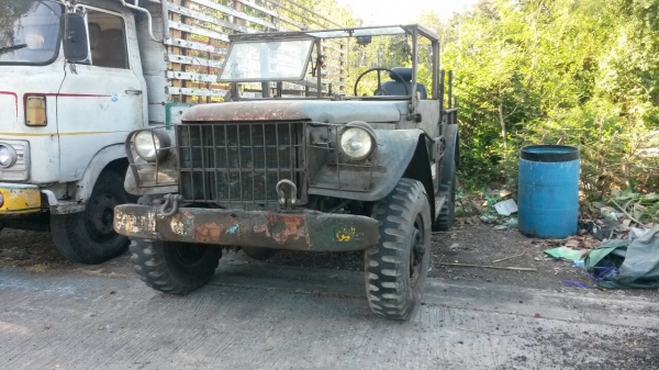 ขายรถจิ๊บดอส 4X4 สภาพสวยครับเอาไปปั้นอีกนิดแหร่มเลย เครื่องดีเซลเดิมๆ พร้อมทะเบียน ขาย 230000 บาท เท่านั้นหาอยู่ไม่ผิดหวังครับ ท่านที่จองแล้วไม่มาเอาถือว่าท่านสละสิทธิ์ ให้เวลาแค่กลางเดือน