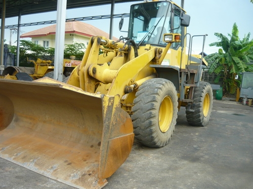 รถตักล้อยาง Komatsu WA250-3E ขนาด 2.5 คิว รถนอกแท้จากญี่ปุ่น 091 695-6445 รถตักล้อยาง Komatsu WA250-3E ขนาด 2.5 คิว รถนอกแท้จากญี่ปุ่น 091 695-6445