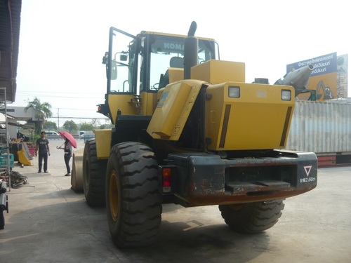 รถตักล้อยาง สภาพดี Komatsu WA270-5 เพิ่งเหยียบถึงไทย สภาพเอี่ยม ชม.ต่ำ รถตักล้อยาง สภาพดี Komatsu WA270-5 เพิ่งเหยียบถึงไทย สภาพเอี่ยม ชม.ต่ำ