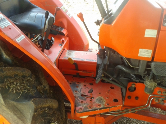 ขาย L3408 พร้อมดันหน้าตราช้าง ขาย L3408 พร้อมดันหน้าตราช้าง