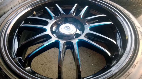 RE30 ขอบ17 ล้อใหม่คับ