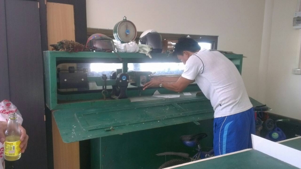 ขาย เครื่องชั่ง ขนาดใหญ่ ขนาด 40 ตัน ใช้งานได้ดีเลิกกิจการ ระบบอะนาล๊อค ของเยอรมัน รถ 10 ล้อ 6 ล้อ ปิคอัพ ขึ้น ชั่งได้สบาย มีเครื่องชั่ง พร้อมแท่น ครับ ราคาไม่แพง ติดต่อ ช่างเล็ก 086-3237681