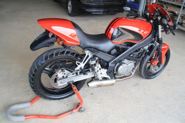 ขาย VT 250 แต่ง ดูคาติ สีใหม่ เครื่องดี ท่อสูตรคู่ โยชิ สรรพสามิตแท้ 39000