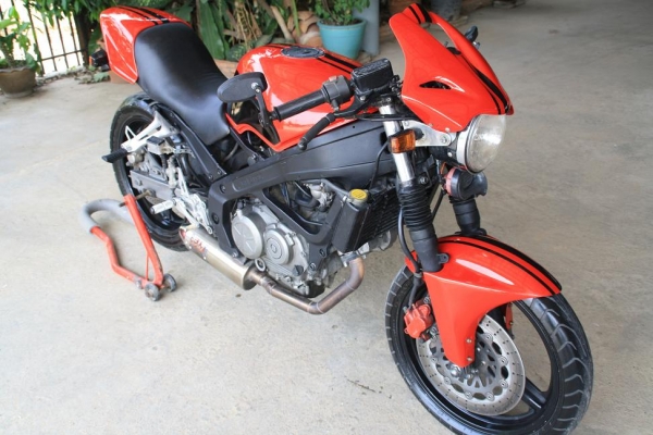 ขาย VT 250 แต่ง ดูคาติ สีใหม่ เครื่องดี ท่อสูตรคู่ โยชิ สรรพสามิตแท้ 39000