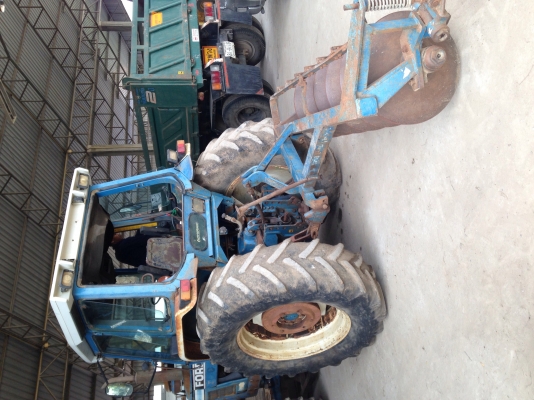 ขายรถไถฟอร์ด FORD 7910 4x4 490,000บาท ขายรถไถฟอร์ด FORD 7910 4x4 490,000บาท