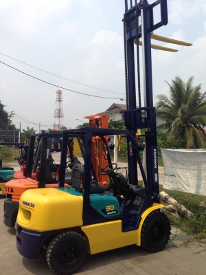 ขาย ฟอล์คลิฟต์ 3.0 ตัน  KOMATSU  FD30T-14   รถนอกเก่าญี่ปุ่น