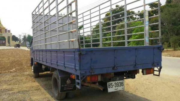 ขาย ISUZU 6 ล้อ ปี47 110แรง