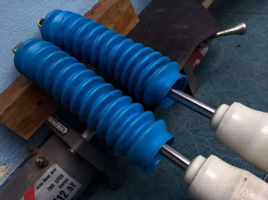 ขาย โช้คProcomp 2คู่ครับ ES9000 เเละ MX6ซัพเเท้ง