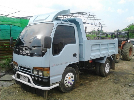 6ล้อดั้มพ์ ISUZU 88 แรงม้า ปี47 รถห้างแท้ เครืื่องเดิม หัวเดิม  สภาพรถสวย สาดสีใหม่ เอกสารพร้อมโอน