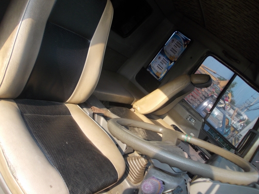 ขายรถ 10 ล้อ HINO ตู้เปียก