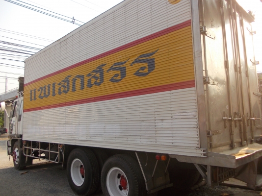 ขายรถ 10 ล้อ HINO ตู้เปียก