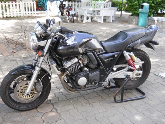 64'000 ด่วน ขาย /// แลก เทรืน์cb400 Y93 สพม  180+ km/hr ราคาต่อรองได้ ส่งได้ทัวไทย