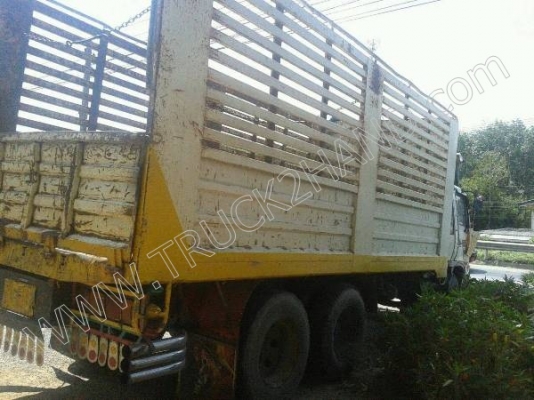 รถบรรทุก 10 ล้อ ยี่ห้อ HINO 195 แรงม้า