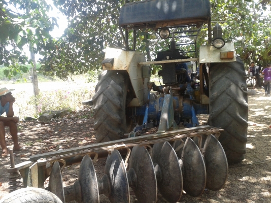 รถไถFORD 6600 รถพร้อมใช้ เอกสารเล่มทะเบียน อุปกรณ์2ชิ้น 087-2976734