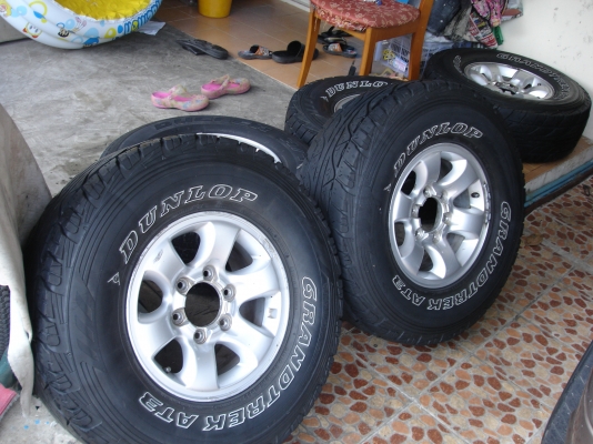 ขายล้อแม้กซ์พร้อมยาง 31x10.5x15  1ชุด