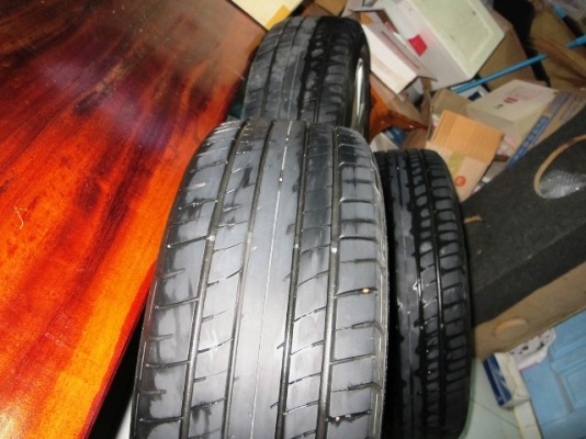 ขายล้อแม็กMazada 2 สวยๆ พร้อมยางdunlop ปี2012ถูกๆ