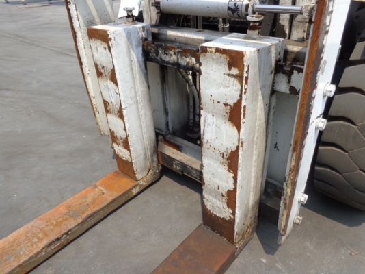 ขายรถยก3.5t..เสาสูง.ยกแรงเครื่องดีลองมาแล้ว.มาไทยแล้ว