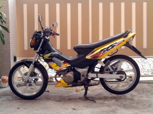 ขออนุญาติขาย Honda Sonic 125 CC. ล้อแม็ก สภาพสวย โอนให้ฟรี