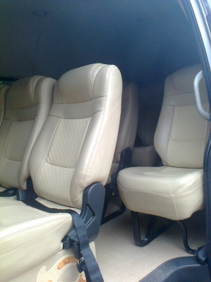 ขายดาวน์ รถตู้ Toyota หลังคาสูง (0870444515 เบอร์เจ้าของรถ)