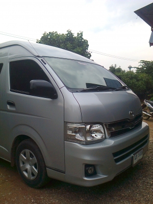 ขายดาวน์ รถตู้ Toyota หลังคาสูง (0870444515 เบอร์เจ้าของรถ)