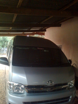 ขายดาวน์ รถตู้ Toyota หลังคาสูง (0870444515 เบอร์เจ้าของรถ)