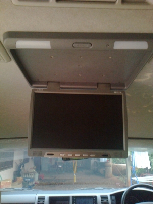 ขายดาวน์ รถตู้ Toyota หลังคาสูง (0870444515 เบอร์เจ้าของรถ)