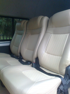 ขายดาวน์ รถตู้ Toyota หลังคาสูง (0870444515 เบอร์เจ้าของรถ)