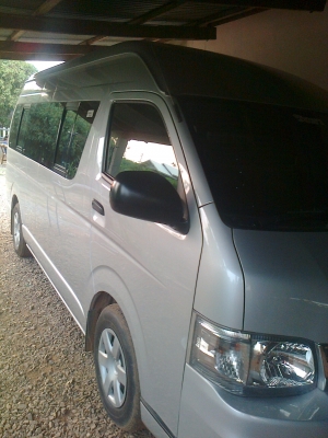 ขายดาวน์ รถตู้ Toyota หลังคาสูง (0870444515 เบอร์เจ้าของรถ)