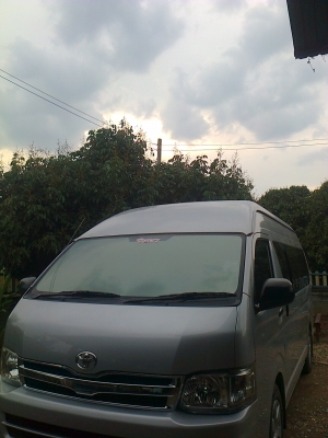 ขายดาวน์ รถตู้ Toyota หลังคาสูง (0870444515 เบอร์เจ้าของรถ)