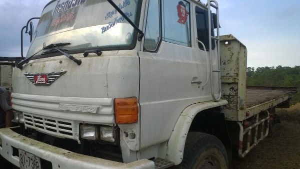 HINO หัว227 10ล้อ2เพลา220แรง ทำท้ายลาดบรรทุกแบคโฮใหญ่