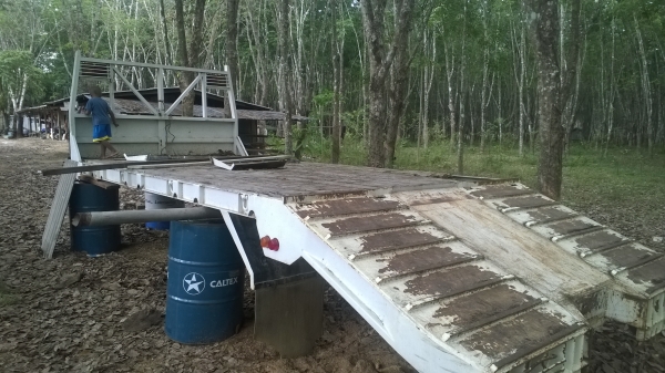 HINO หัว227 10ล้อ2เพลา220แรง ทำท้ายลาดบรรทุกแบคโฮใหญ่