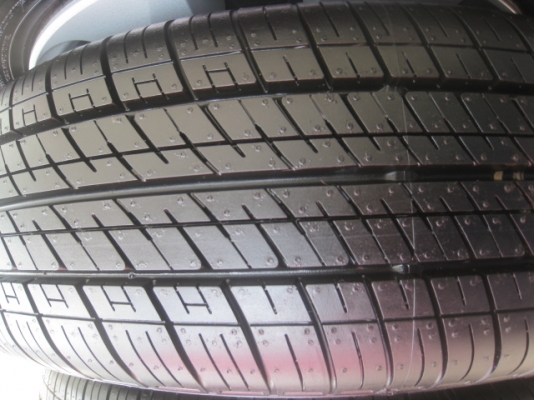 กะทะล้อป้ายแดง new yaris ขอบ14 4รู100 พร้อมยางปี14  สนใจติดต่อเล็กคลองสามครับ 081-3747940