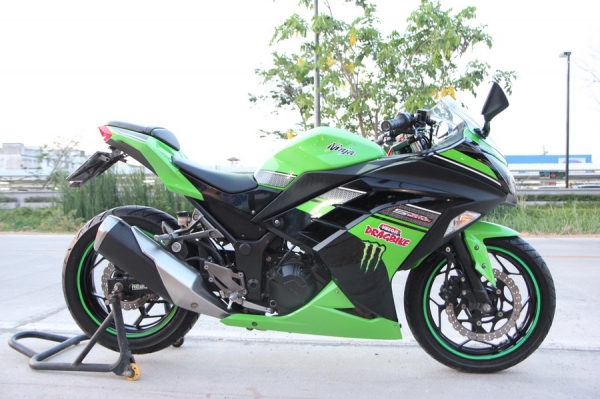 ขาย Kawasaki ninja 250 รุ่นปี 2013 ทะเบียนพร้อมโอน เครื่องดี วิ่งน้อย