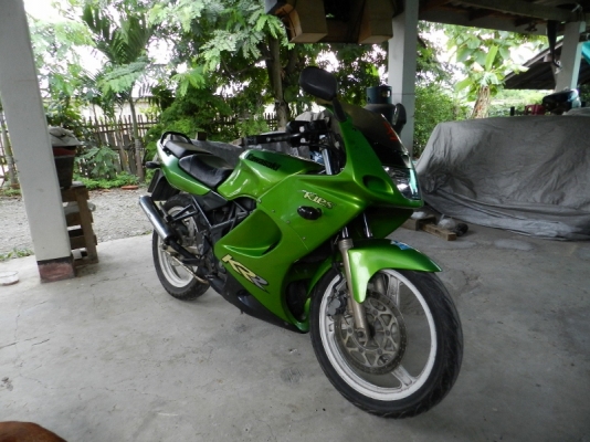 ขาย kawasaki ZX 150 เลิกสะสมแล้วครับ ขาย kawasaki ZX 150 เลิกสะสมแล้วครับ