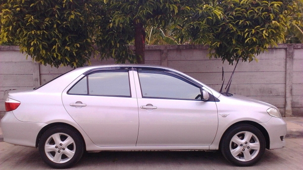 ขายด่วน " Toyota Vios เกียร์ auto เจ้าของขายเอง  เดิมๆ แม็กยางใหม่เอี่ยม