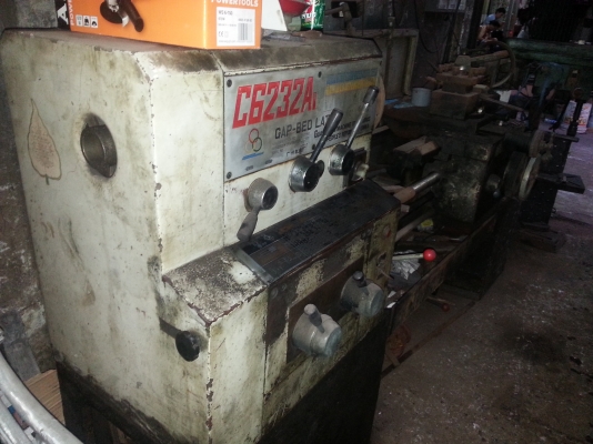 ขายเครื่องกลึง 6 ฟุตรู2นิ้ว