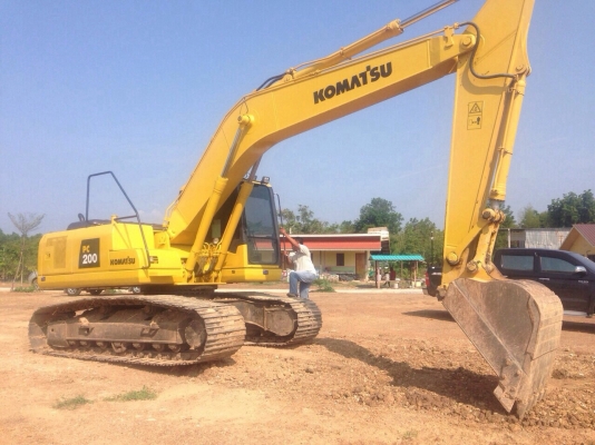 ขายด่วน KOMATSU PC200-7 ไมล์ชม. 5,XXX สภาพสวยๆค่ะ