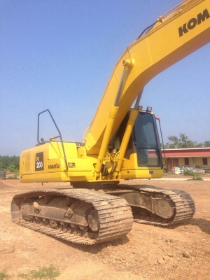 ขายด่วน KOMATSU PC200-7 ไมล์ชม. 5,XXX สภาพสวยๆค่ะ