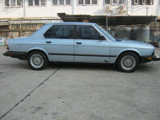 ขายฺ BMW520I เครื่องหัวฉีดแน่น ขับนิ่มแอร์เย็น45000