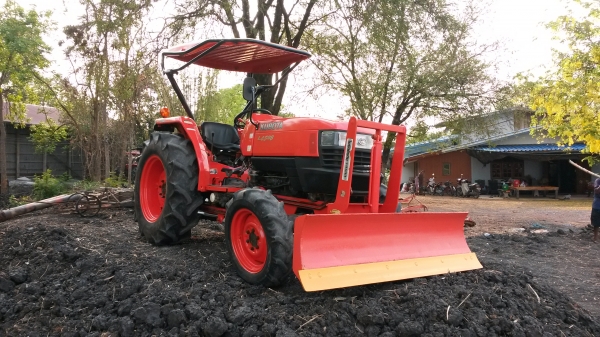 รถสวยพร้อมลุย  คูโบต้า L4508+ใบดันคานล่าง+ผานตราช้าง 5*22"  ใกล้-ไกลไม่เกี่ยงจัดส่งฟรีให้ถึงที่ครับ มีบริการให้คำปรึกษาเรื่องการเงินนะครับ