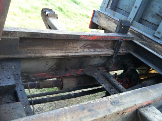 ---ขาย10ล้อหัวยาว เพลาเดียว ดัมพ์เกษตร เจ้าของเดียวตั้งแต่ป้ายแดง สวยพร้อมใช้ ---